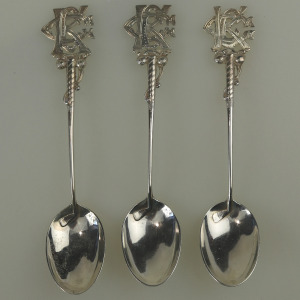 Fine antique George V English solid silver novelty Sporting Golfing Spoon C.1920