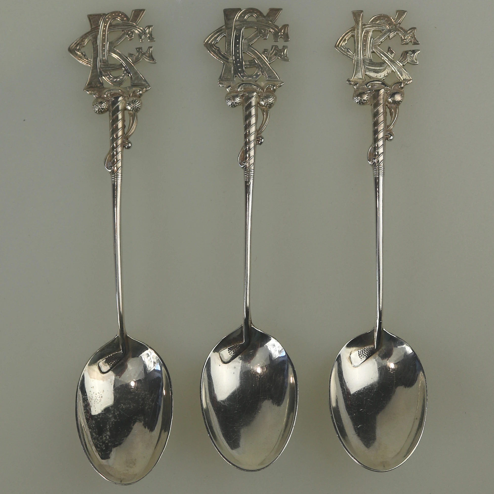 Fine antique George V English solid silver novelty Sporting Golfing Spoon C.1920