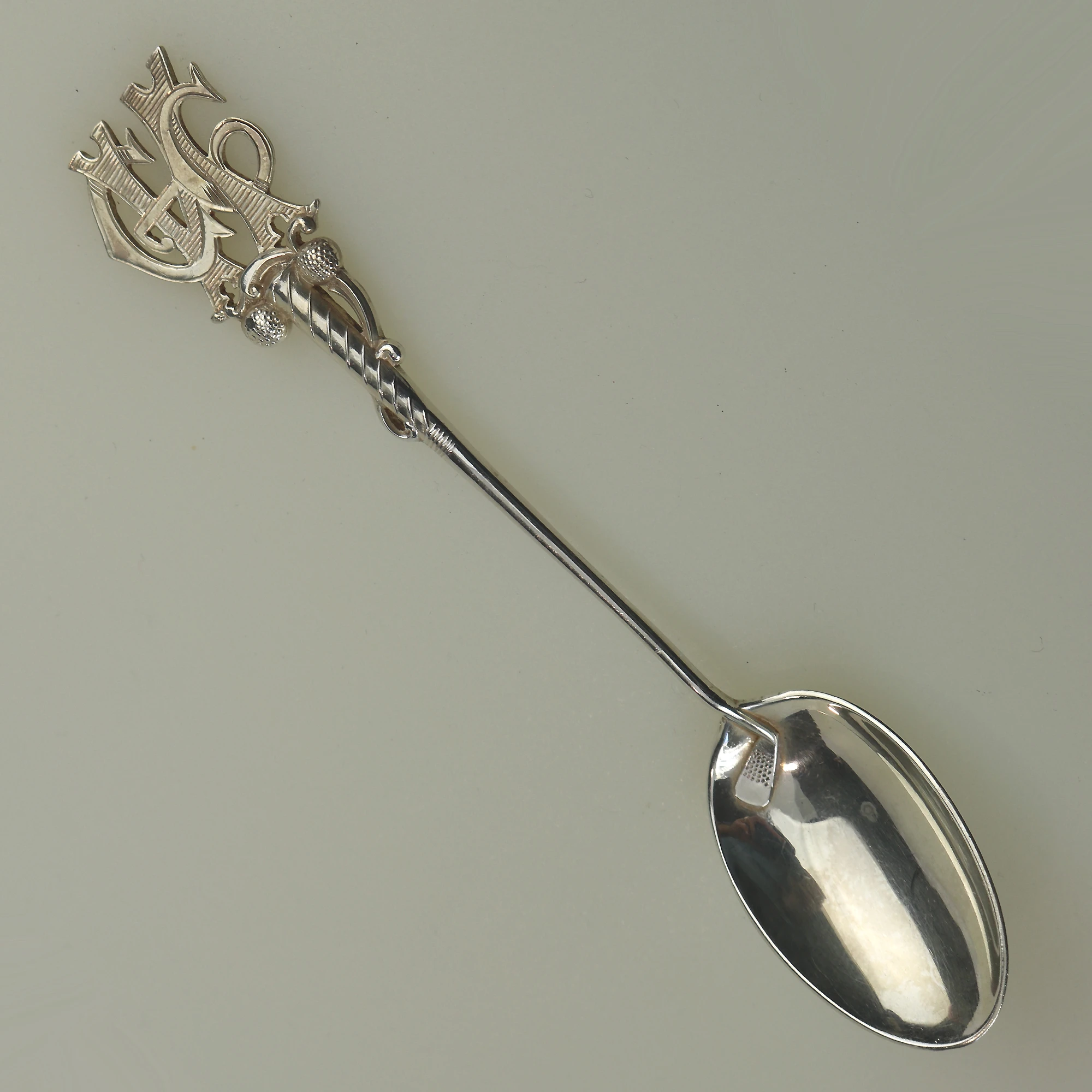 Fine antique George V English solid silver novelty Sporting Golfing Spoon C.1914