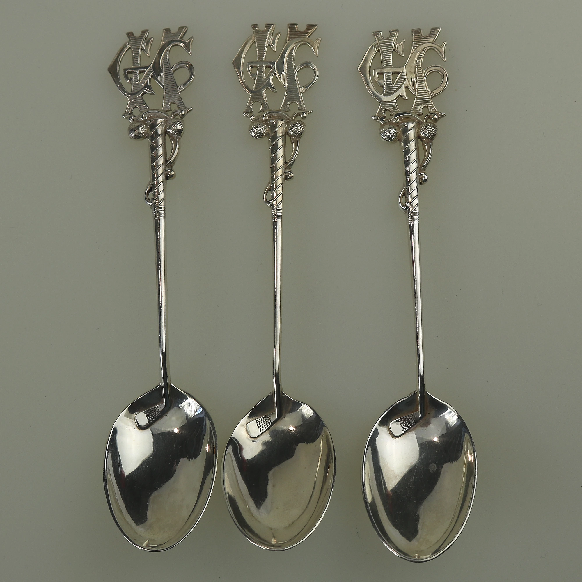 Fine antique George V English solid silver novelty Sporting Golfing Spoon C.1914