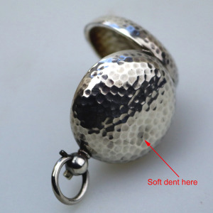 A scarce antique novelty golf ball English solid silver Sovereign Case C.1914