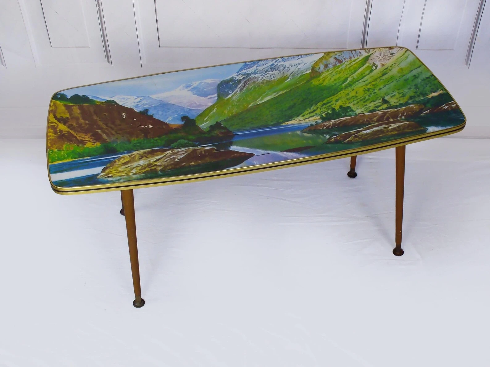 Striking Mid Century Vintage Retro 1950s Kitsch Picture Coffee Table With Dansette Legs