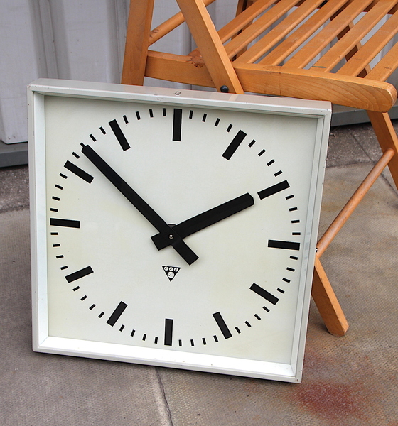 Large 44cm 1970s Czech Office/Commercial Industrial Wall Clock. Fully Guaranteed
