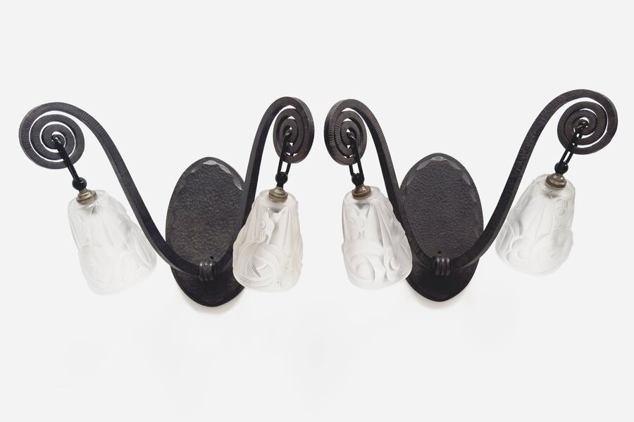 Maison Degué – French Pair Wrought Iron Smoked Tulip Glass Sconce Wall Lights 20th Century