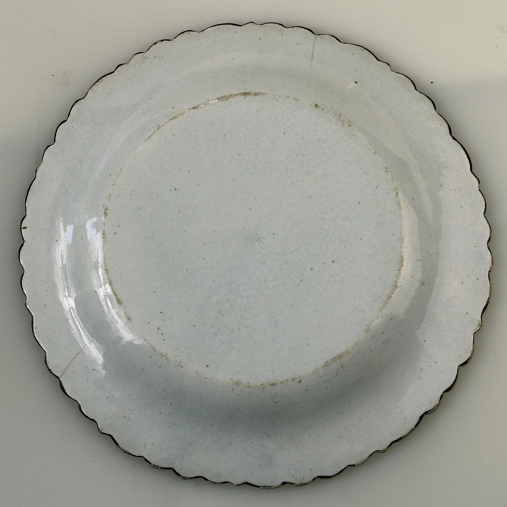 An unusual antique hand-painted Creamware majolica pottery Plate C. early 19thC
