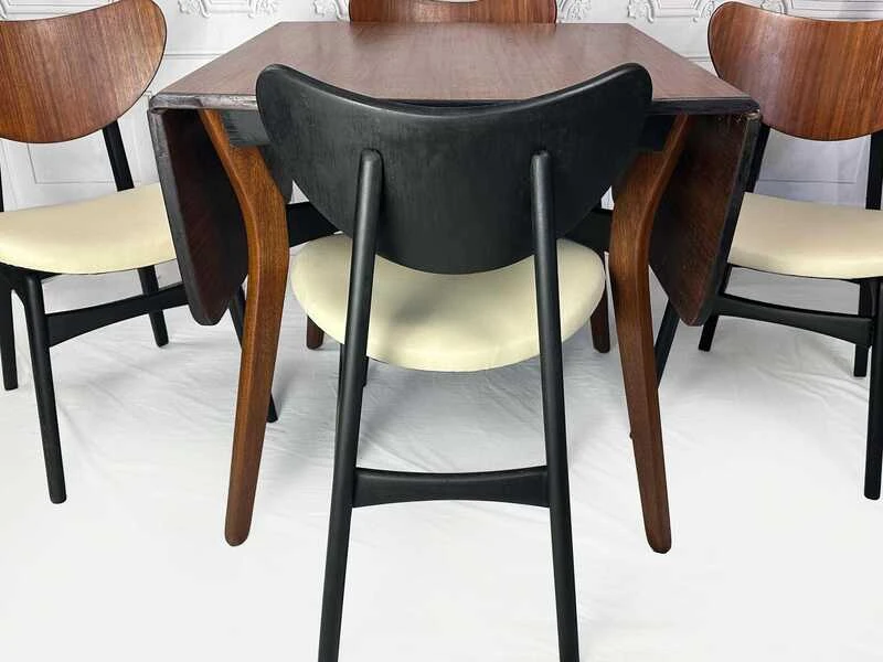 Mid Century Butterfly Dining Table With Four Reupholstered Butterfly Chairs From G Plan, United Kingdom, 1950s