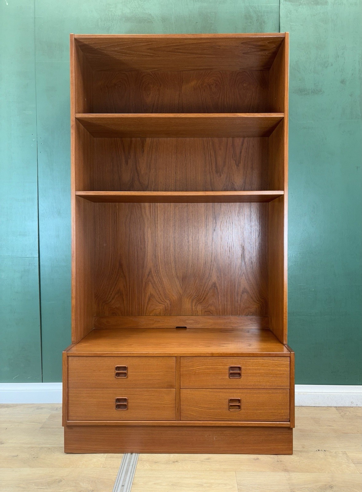 Mid Century Danish 🇩🇰 Teak Sideboard Bookcase-Courier