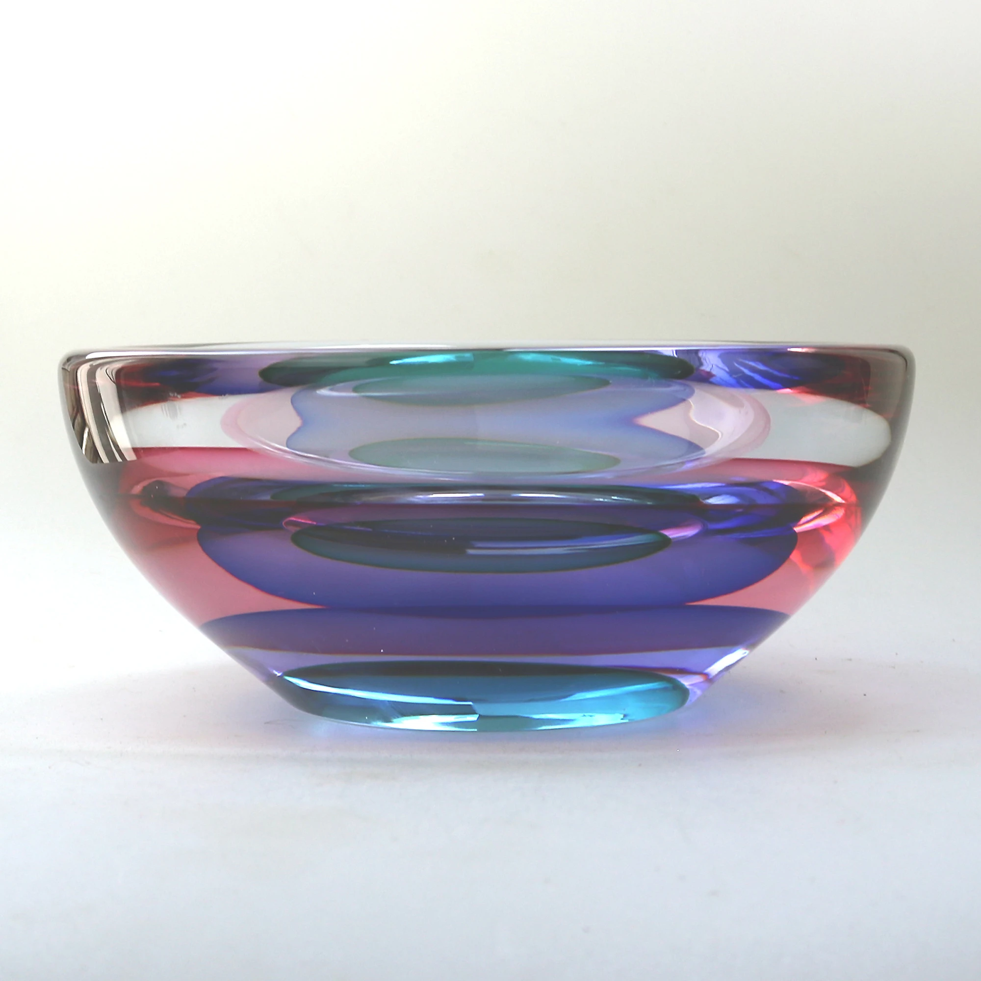 A very good & large mid-century Italian Art Glass Murano Sommerso Bowl signed by Luigi Onesto 23cm C.20thC
