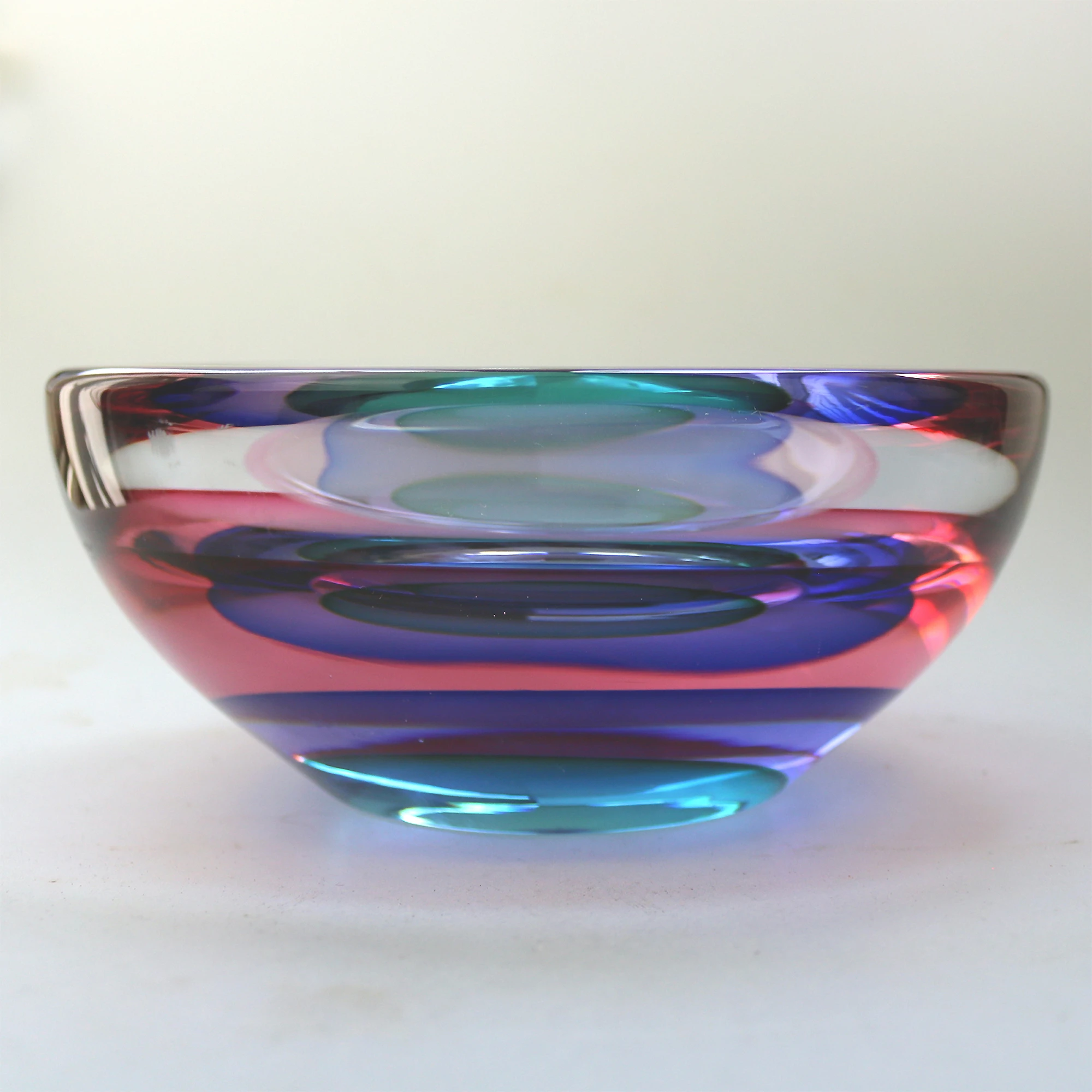 A very good & large mid-century Italian Art Glass Murano Sommerso Bowl signed by Luigi Onesto 23cm C.20thC