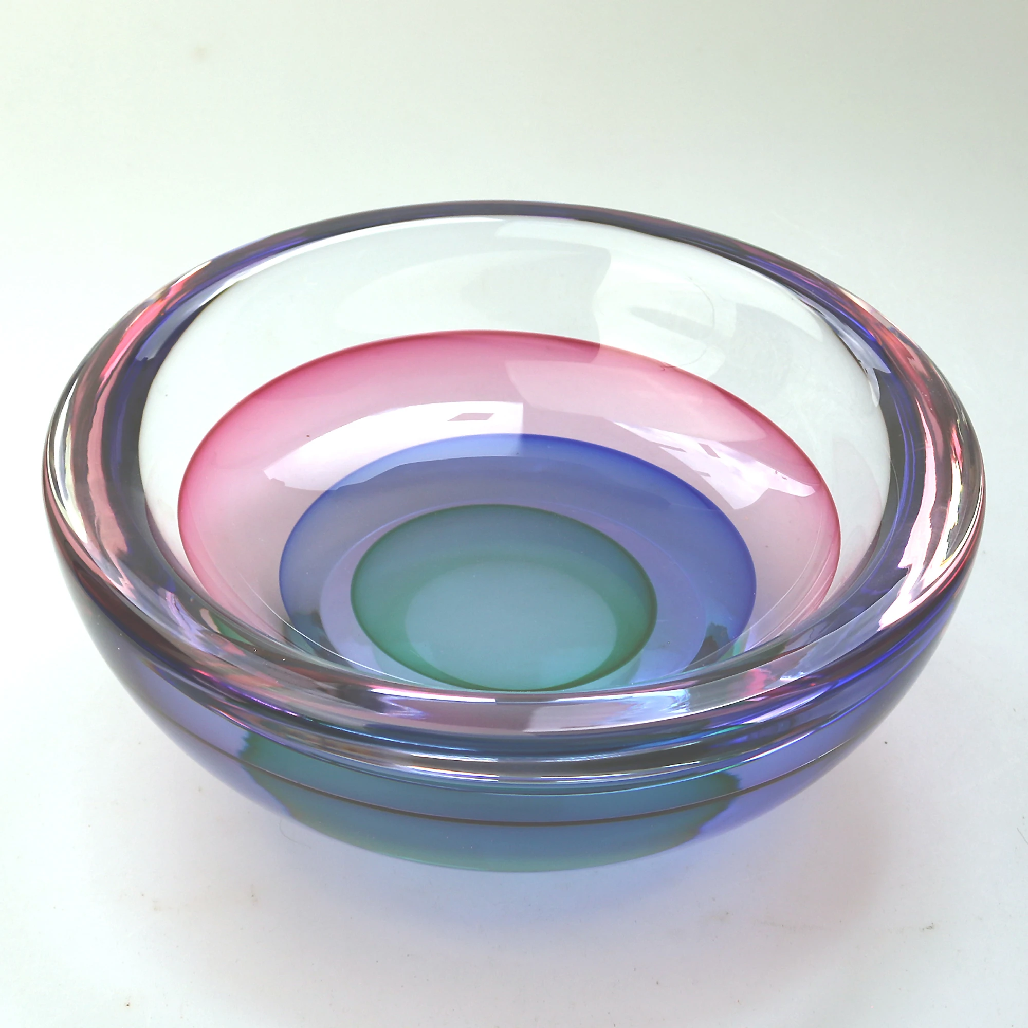 A very good & large mid-century Italian Art Glass Murano Sommerso Bowl signed by Luigi Onesto 23cm C.20thC