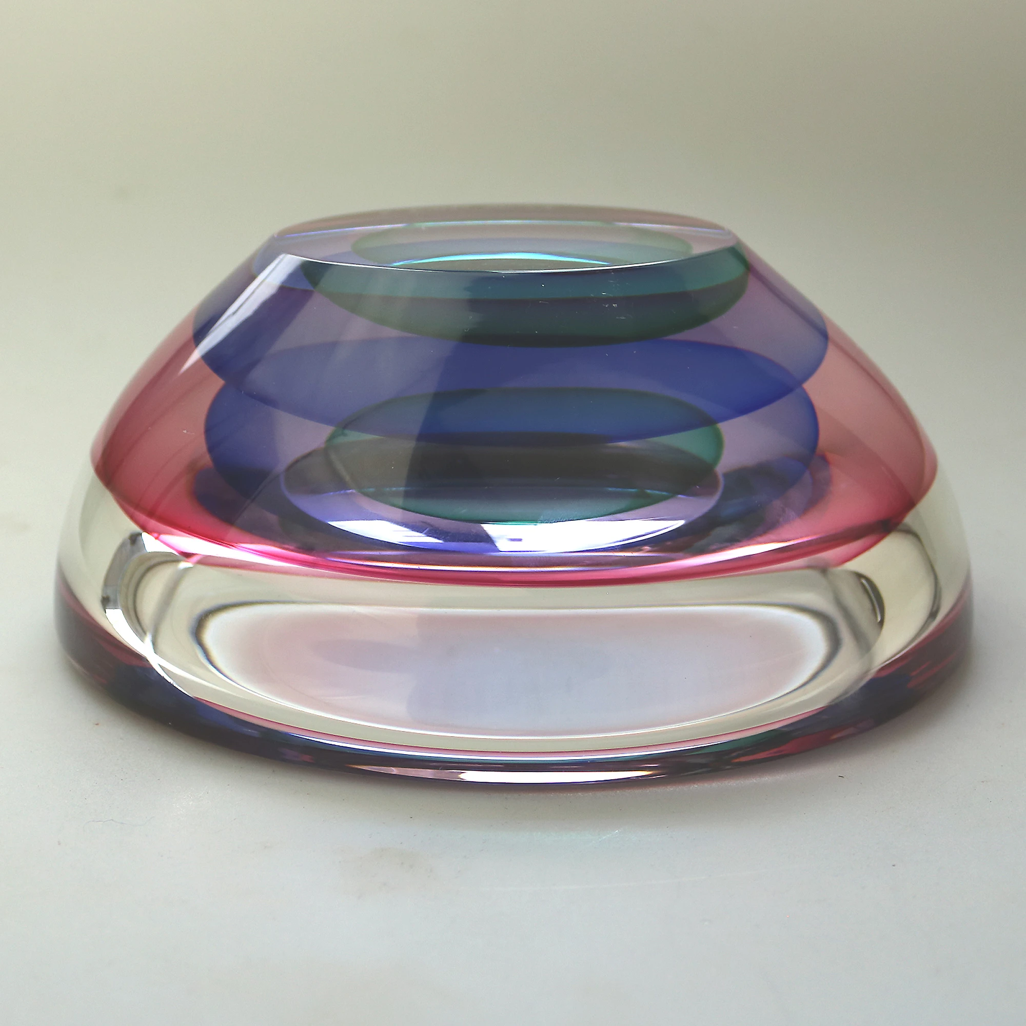 A very good & large mid-century Italian Art Glass Murano Sommerso Bowl signed by Luigi Onesto 23cm C.20thC