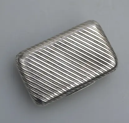 A good antique William IV French 950 solid silver reeded Snuff Box 43.5g C.1830 - Image 4