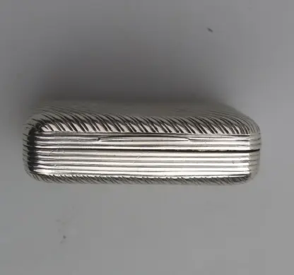 A good antique William IV French 950 solid silver reeded Snuff Box 43.5g C.1830 - Image 6