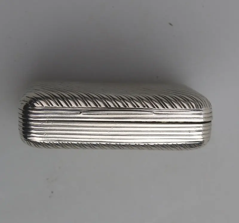 A good antique William IV French 950 solid silver reeded Snuff Box 43.5g C.1830