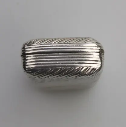 A good antique William IV French 950 solid silver reeded Snuff Box 43.5g C.1830 - Image 9